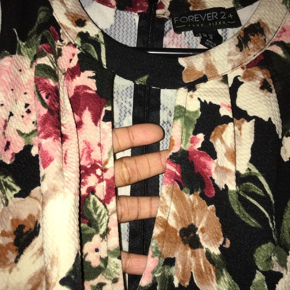 Romper - Picture 2 of 3